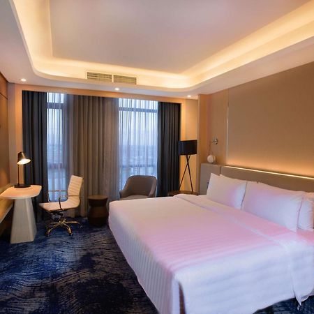 Best Western Plus Metro Clark Angeles Exteriör bild