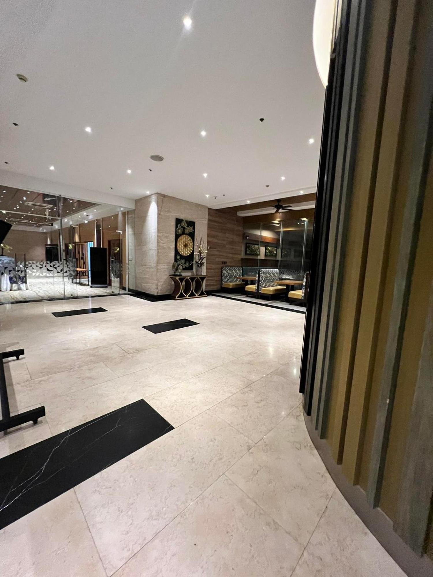 Best Western Plus Metro Clark Angeles Exteriör bild